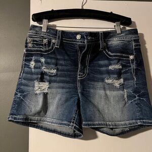 Miss Me Curvy Shorts 31